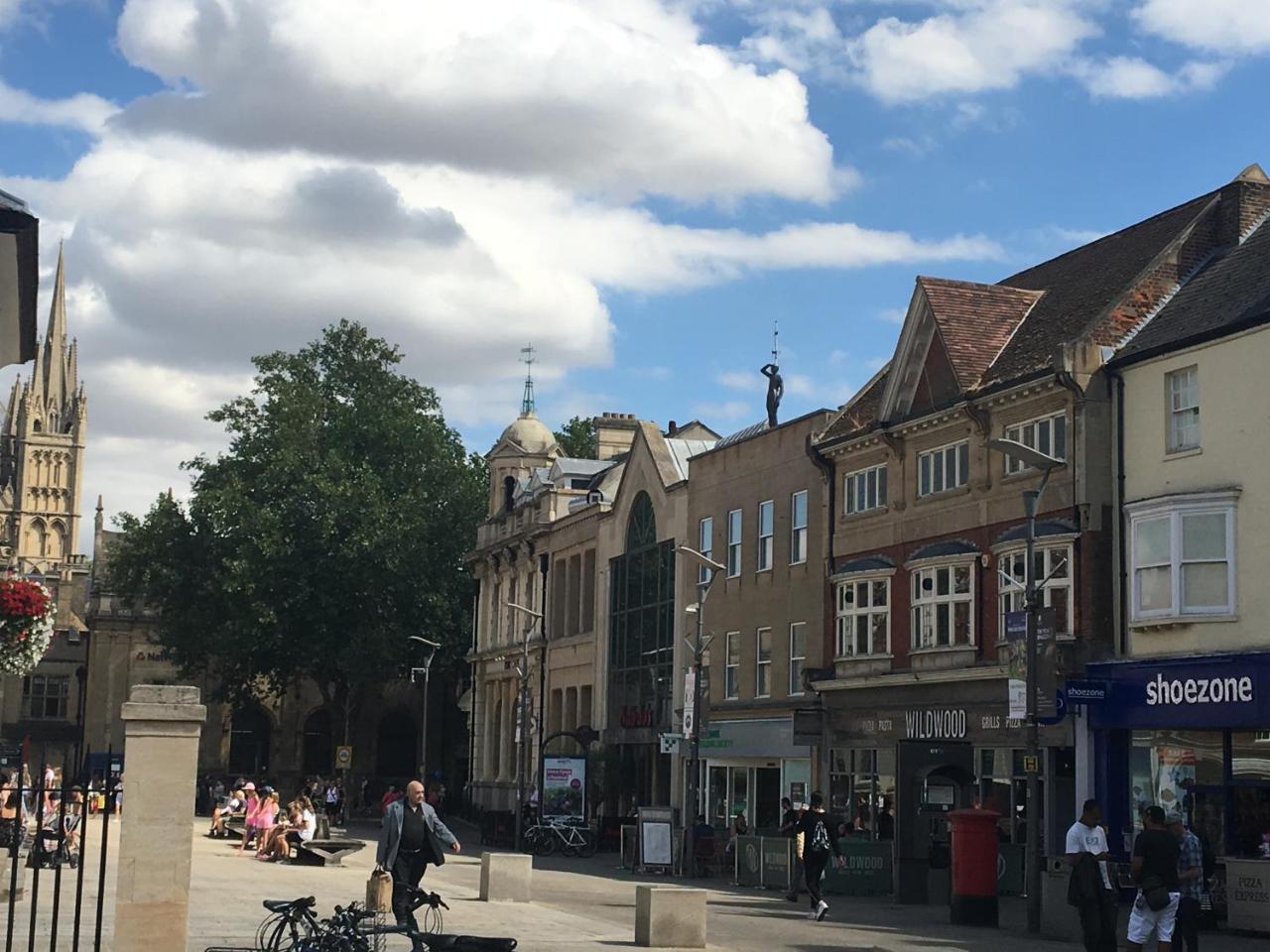Fantastic Hampton Centre Stay Peterborough Exterior foto